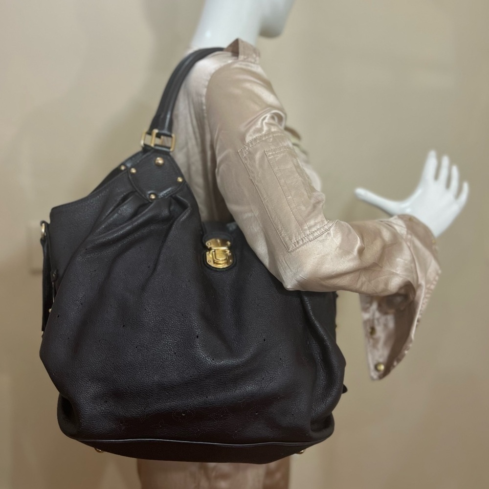 LOUIS VUITTON Perforated Mahina Leather investment bag in color Chocolat. EUC - Picture 3 of 16